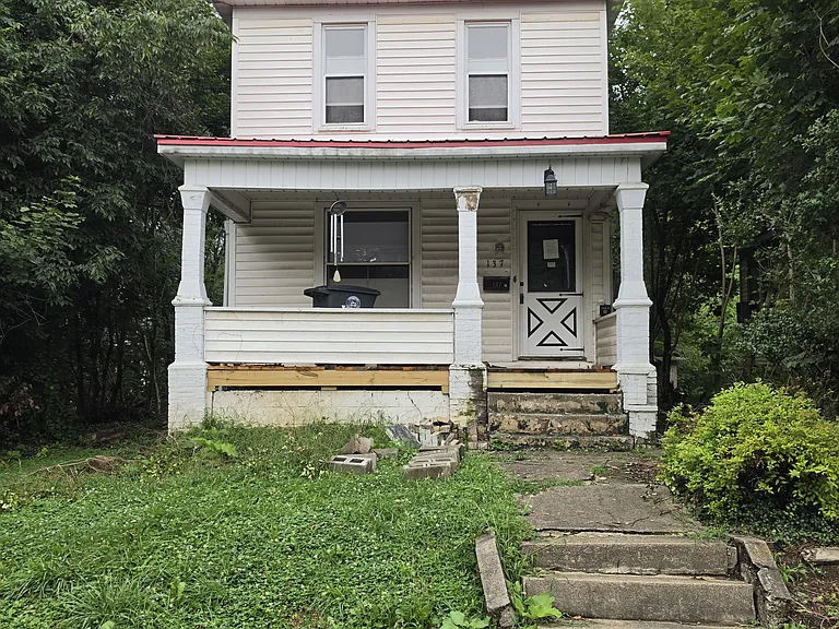 137 Wildon Ave — Photo 1