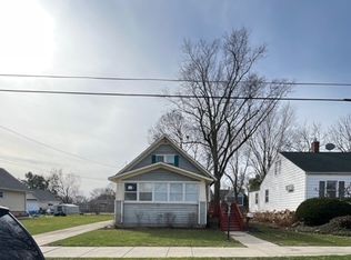 685 Page Ave, Elgin, IL 60120