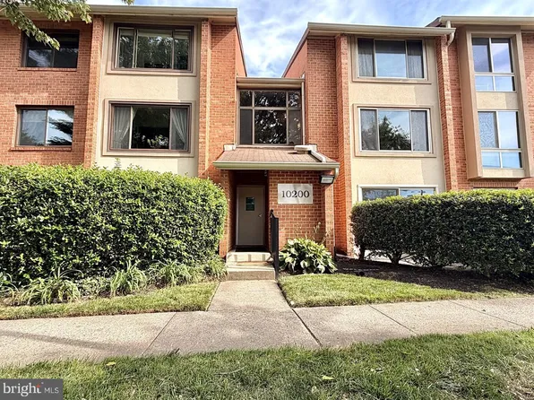10200 Bushman Dr APT 104, Oakton, VA 22124