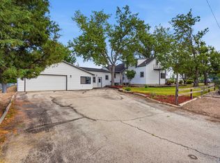 318 4th Ave, Wall, SD 57790