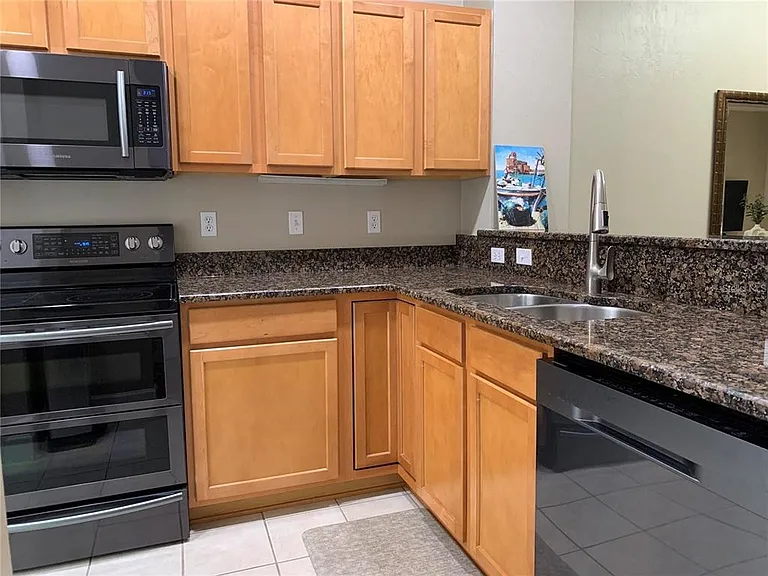 887 NW 21st Ave #887 — Photo 11