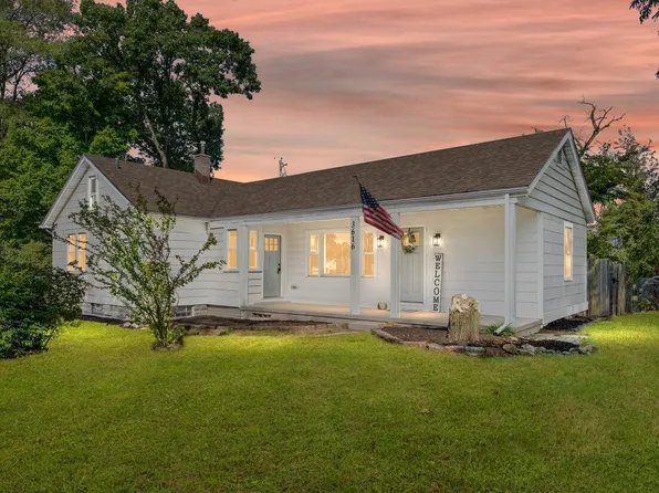 3616 Michigan St, New Chicago, IN 46342