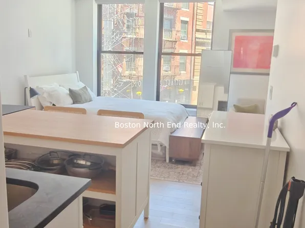 130 Salem St APT 2, Boston, MA 02113