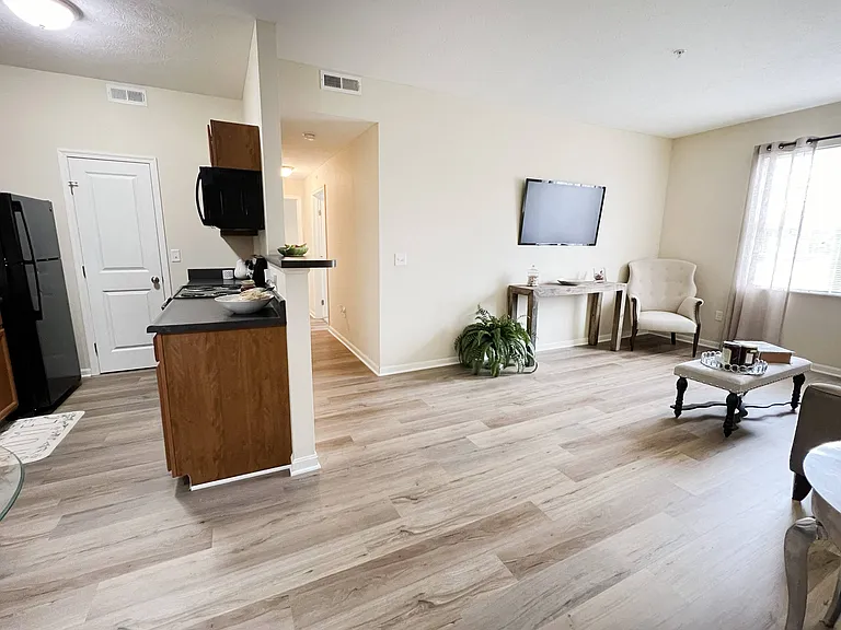 Residences at Northgate Crossing — Photo 10