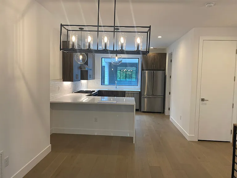 2465 Walnut St #9 — Photo 4