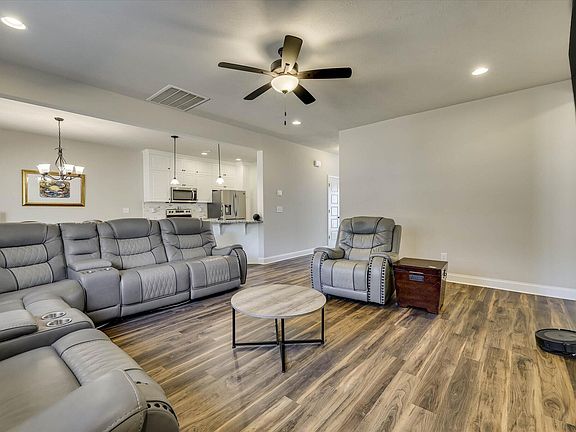 2nd image of 671 Bellflower Ln