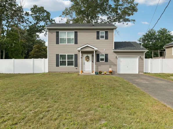 65 Spar Drive, Mastic Beach, NY 11951