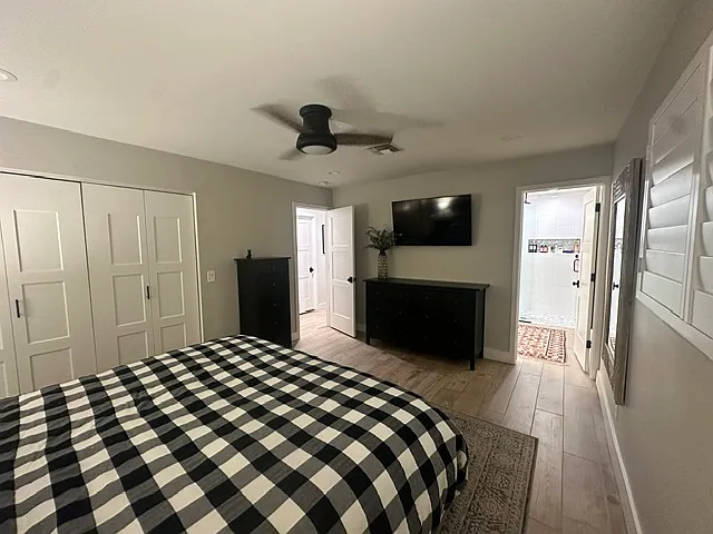 301 E Royal Palm Rd — Photo 28