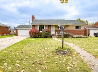 23730 Roxana Ave, Eastpointe, MI 48021