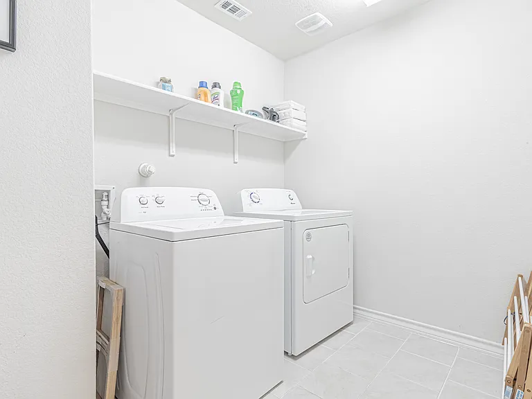 7019 Capella Cir — Photo 38