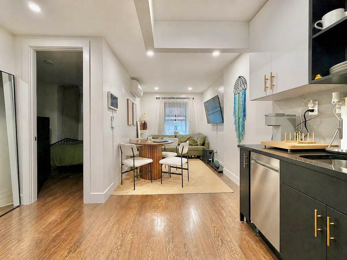 Building Photo - 333 S 5th St #1A