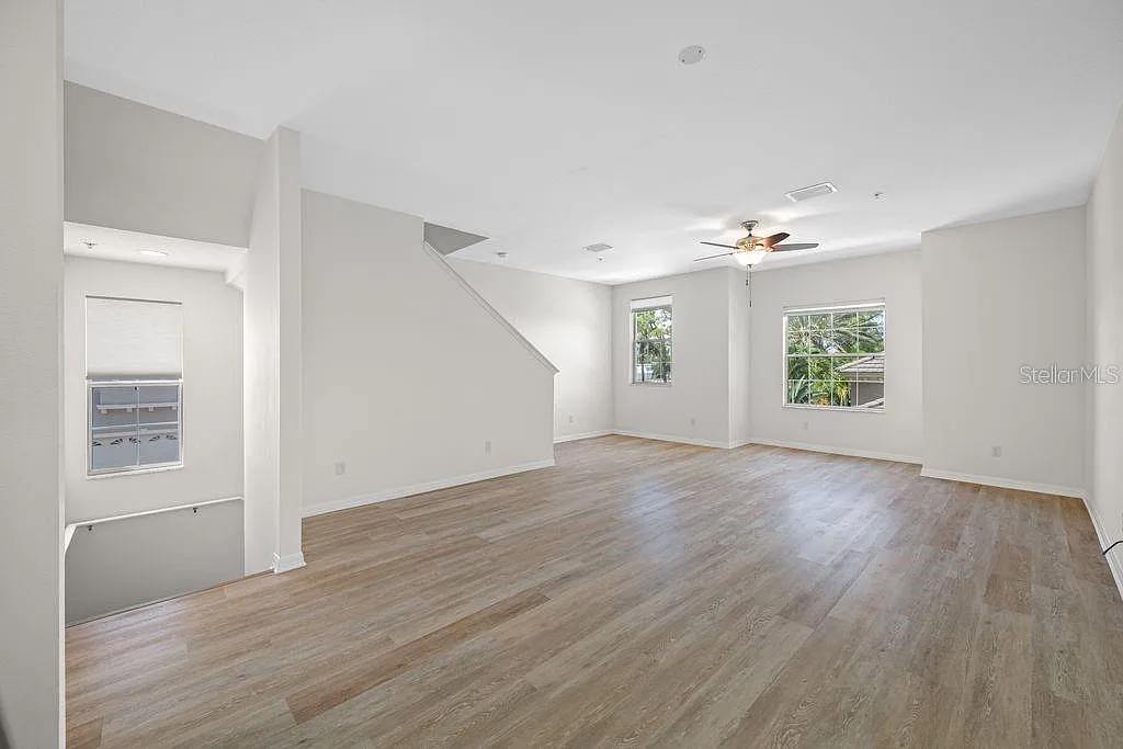 3 bed, 2.5 bath, 1885 sqft, $3,000 — Photo 4