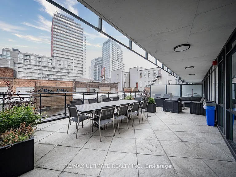 318 King St E #1108 — Photo 26