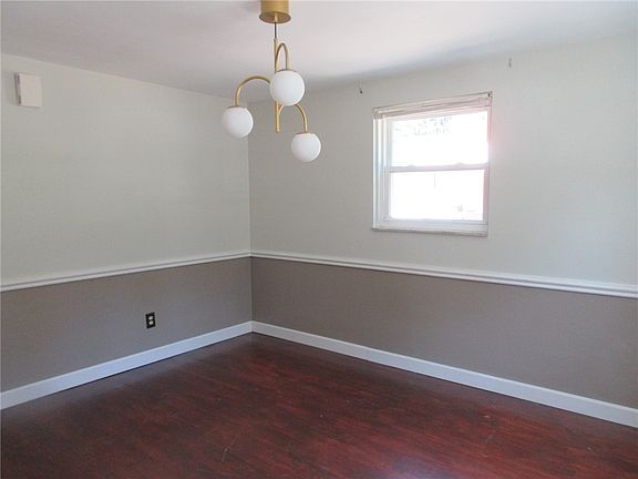 4th image of 110 Logan Rd