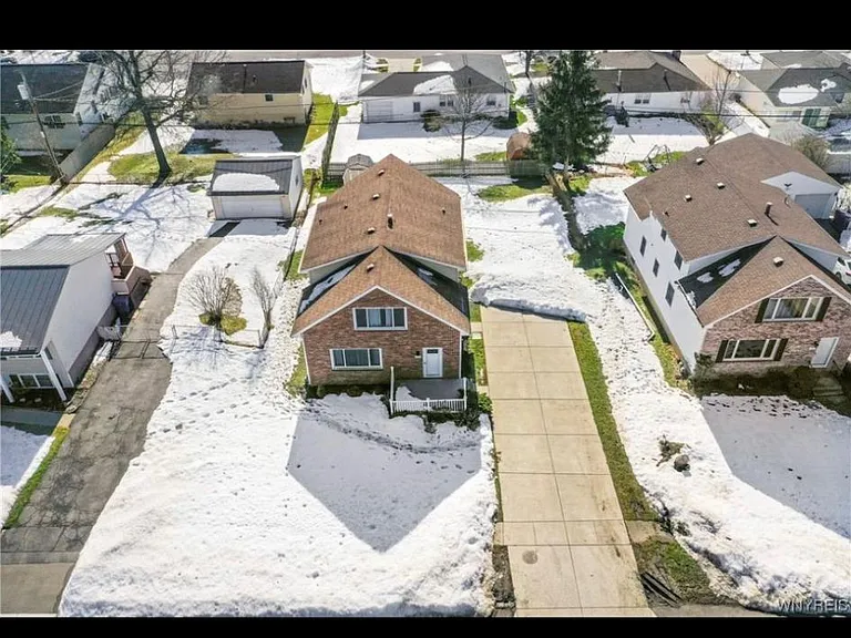 651 E And West Rd #1 — Photo 3