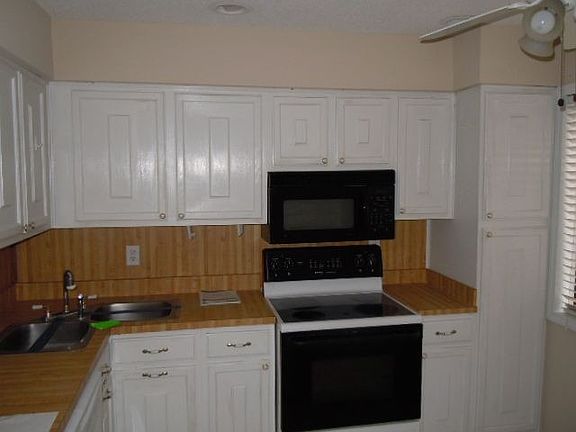 2nd image of 1106 Country Ct