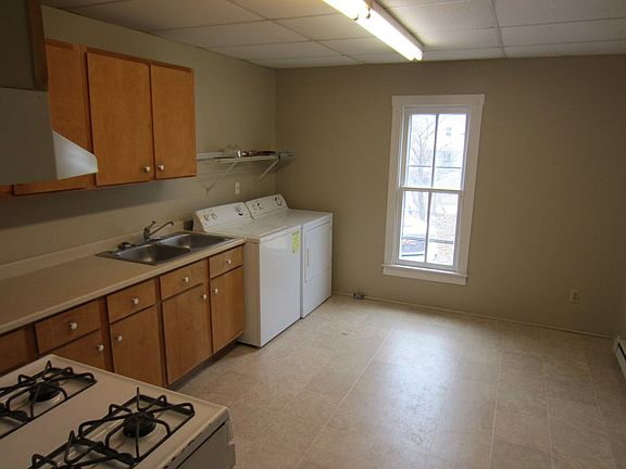 4th image of 801 E Jefferson St
