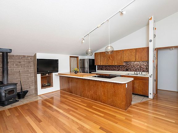 Livinrom to Kitchen