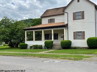 101 Center St, Mannington, WV 26582