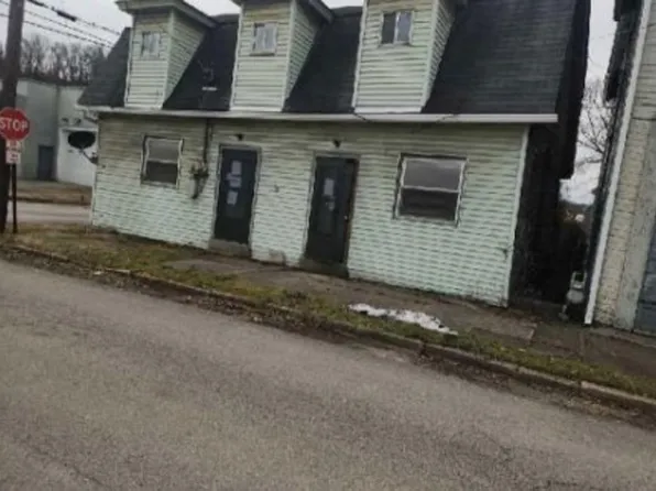 201 Youghiogheny St, Penn, PA 15675