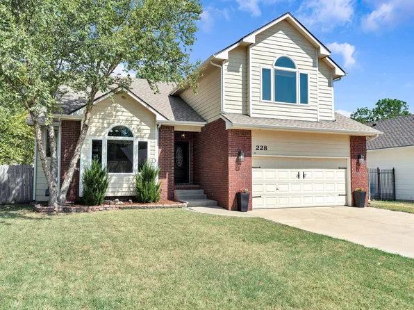 228 N Prescott Cir, Wichita, KS 67212