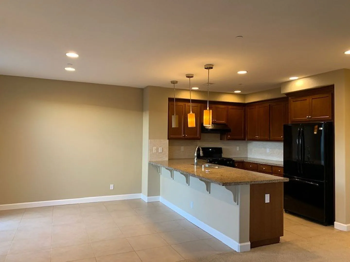 Gorgeous, Spacious and Immaculate 2 Bedroom 2 Bath Townhome! — Photo 4