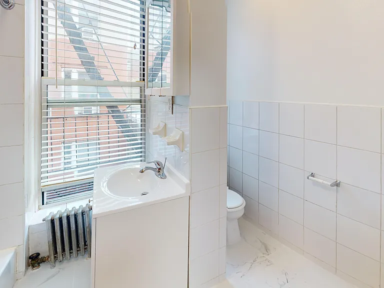 20 Spring St #10 — Photo 9