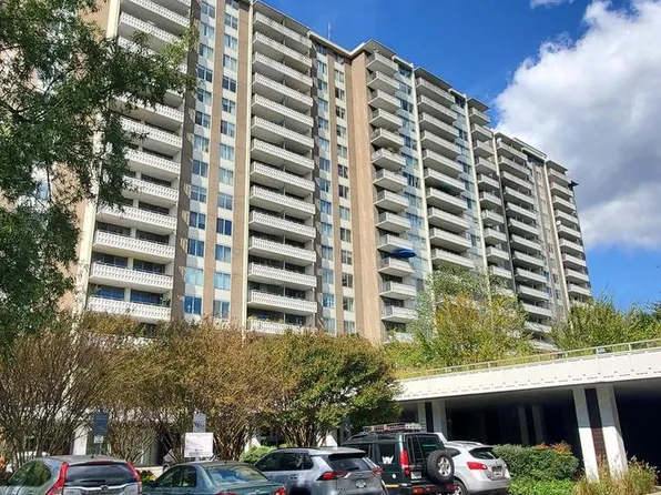 5101 River Rd APT 907, Bethesda, MD 20816