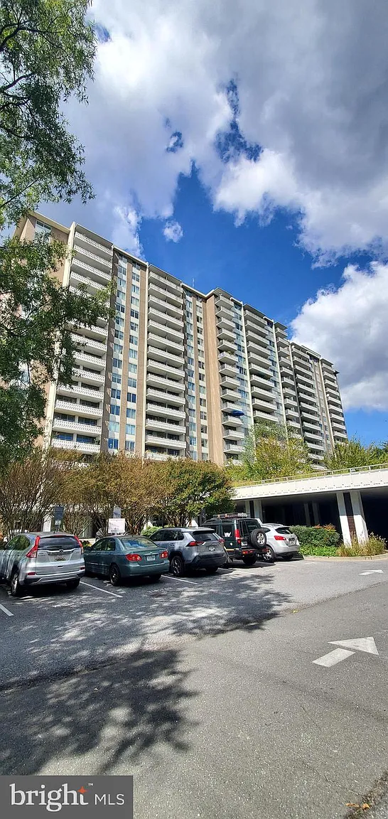 5101 River Rd APT 907 photo 1
