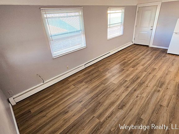 5th image of 1932 Truitt Ave #4