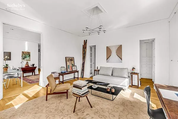 Sold by Sotheby's International Realty | media 2
