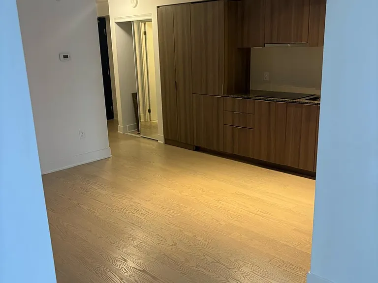 955 Bay St #1218 — Photo 11
