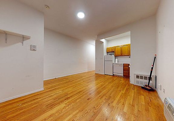 5th image of 222 E 87th St APT 5C