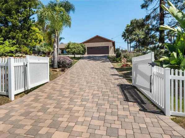 744 Via Flora Rd, San Marcos, CA 92069