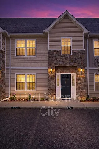 3721 Keri Ln NE Photo 1