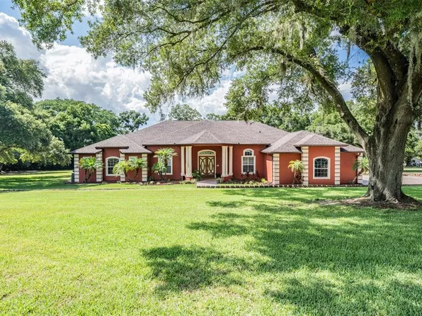 37211 Highridge Dr, Dade City, FL 33525