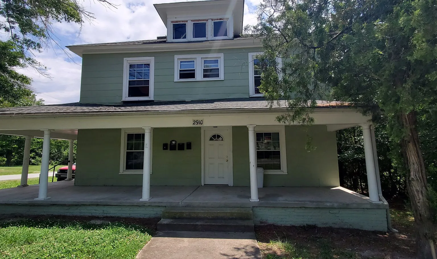 2910 E. Bessemer Ave — Photo 1