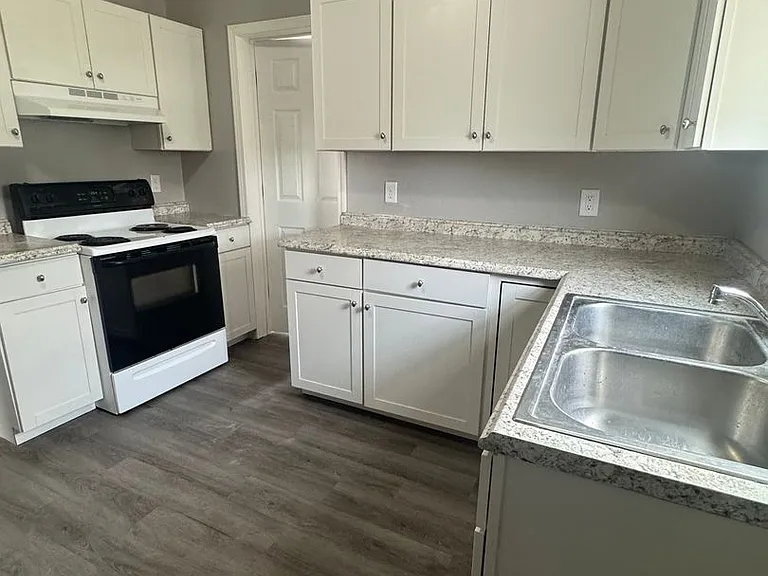 718 S Jersey St — Photo 3