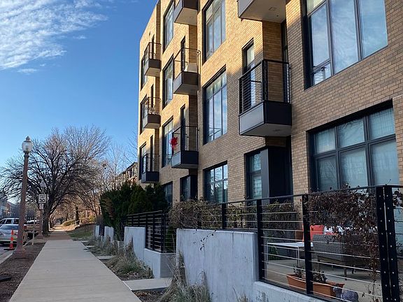 2nd image of 4101 Laclede Ave #402