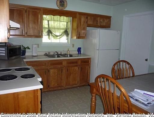 2nd image of 1216 Keats Sta