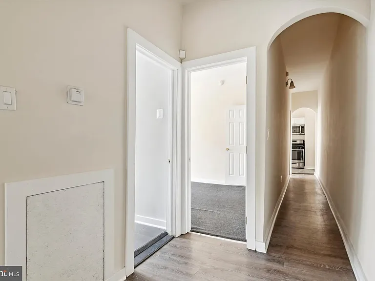 5045 Pulaski Ave — Photo 8