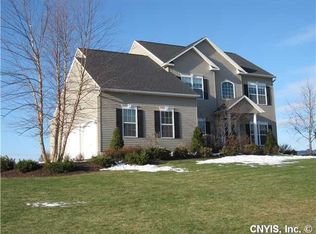 105 Golden Eagle Dr, Camillus, NY 13031