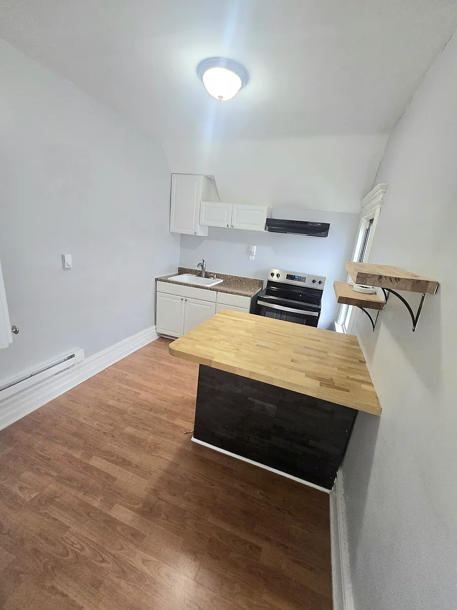 Building Photo - 169 Johnson Ave #G3
