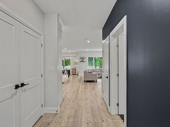 4th image of 1046 Bayview Dr W