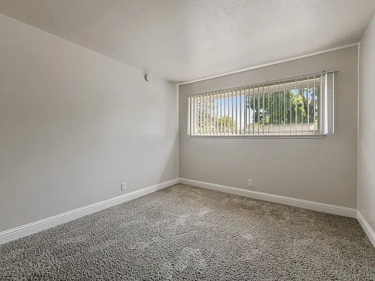Marina Haven Apartments — Photo 28