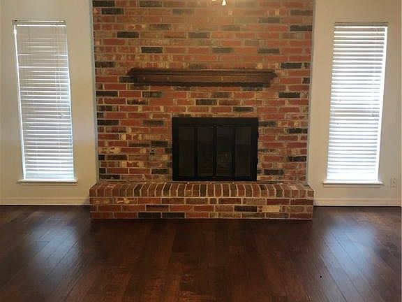 3rd image of 920 Brookhurst Blvd