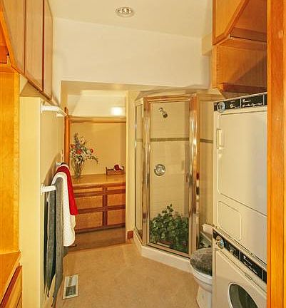 3/4 bathroom with laundry