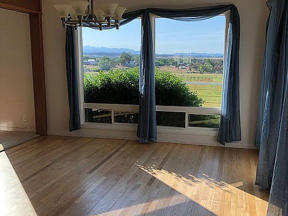 Floor/Ceiling Windows w/view