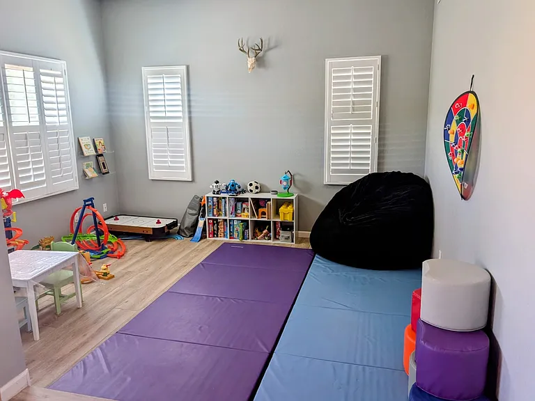 810 E Placita De Roberta — Photo 4