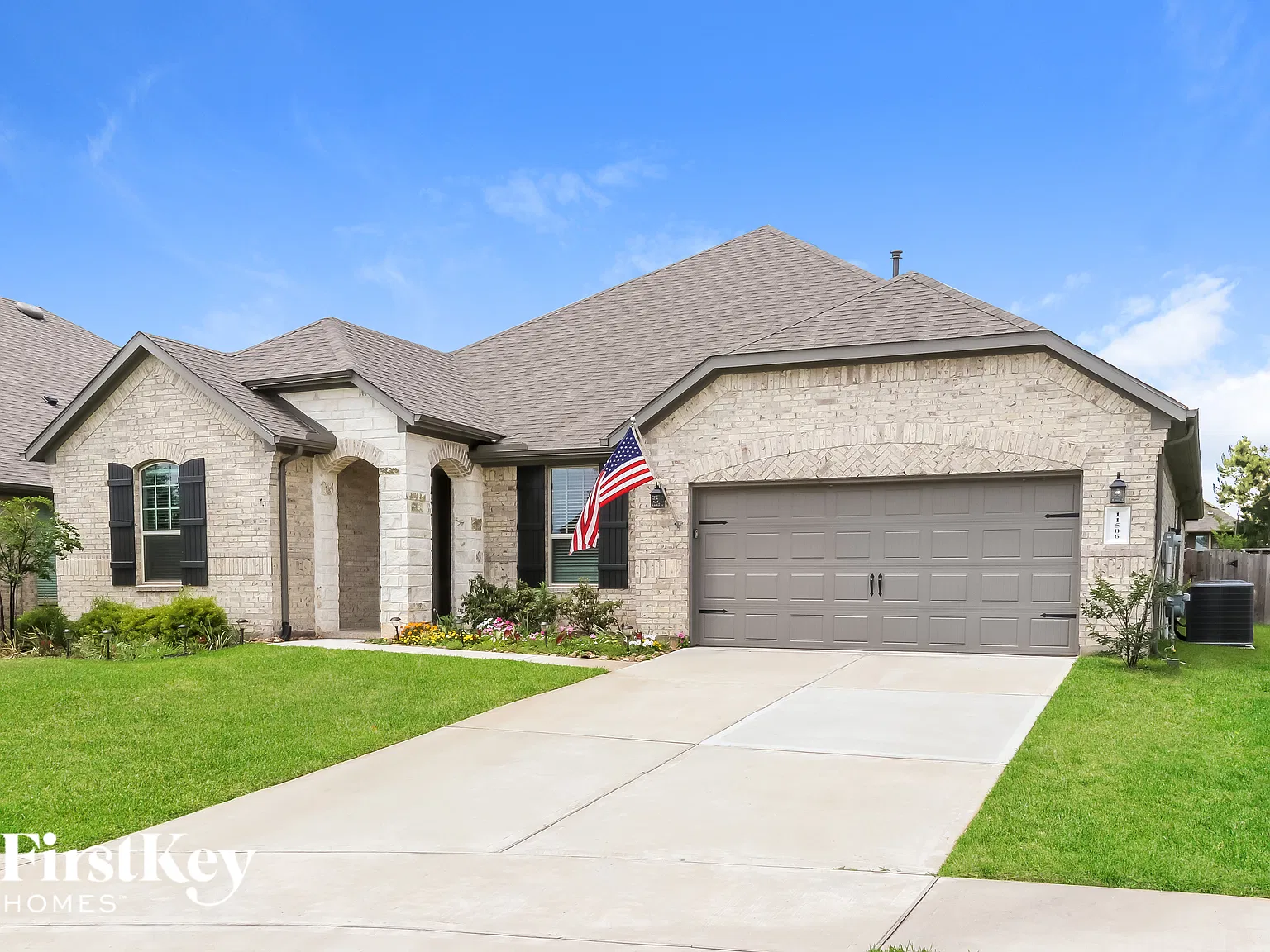 4 bed, 3.0 bath, 2416 sqft, $2,765 — Photo 2